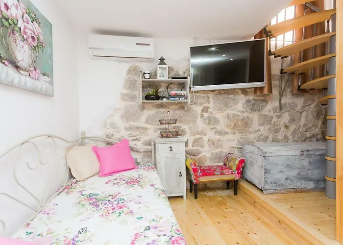 House - Dama * Split